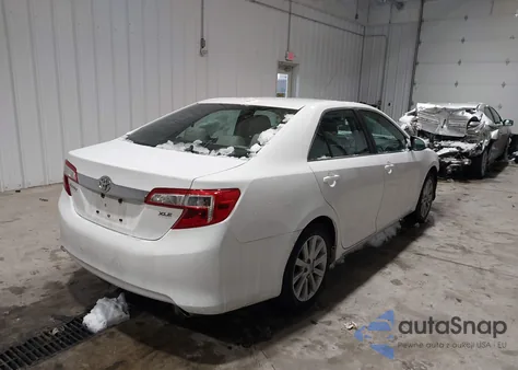 2013 Toyota Camry Xle V6 z USA, uszkodzony, nr VIN 4T1BK1FK0DU022642